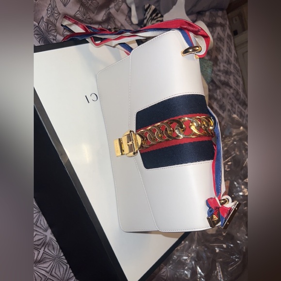 Gucci, WHITE LEATHER SYLVIE SHOULDER BAG - Picture 1 of 7